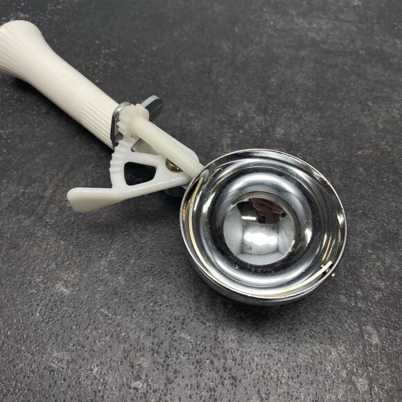 Vintage Bonny Mechanical Ice Cream Scoop White Plastic Handle - Picture 3 of 8